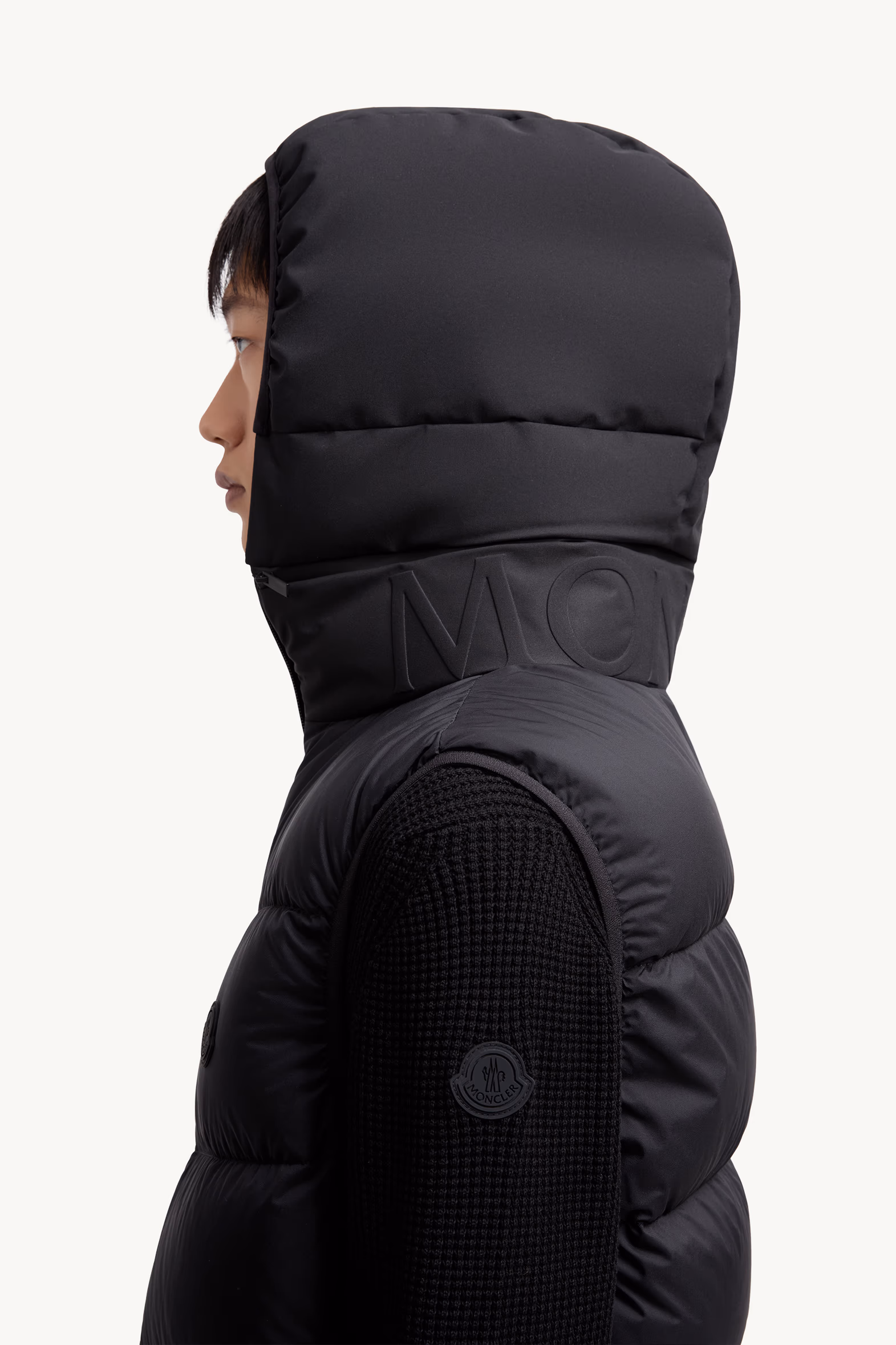 Guersac Diagonal-Quilted Hooded Down Vest Men Black Moncler 4